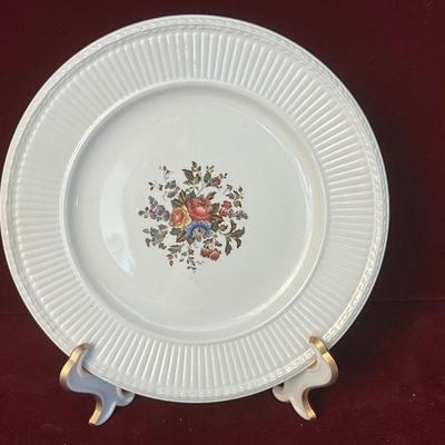Lot# 207 Set of Four WEDGEWOOD Conroy Luncheon Plates