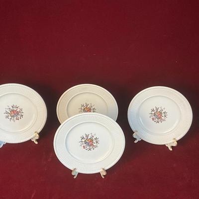 Lot# 207 Set of Four WEDGEWOOD Conroy Luncheon Plates