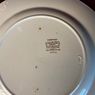 Lot# 207 Set of Four WEDGEWOOD Conroy Luncheon Plates