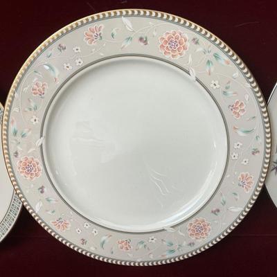Lot# 214 A Collection of Vintage LENOX Plates