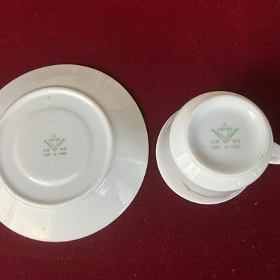 Lot# 214 A Collection of Vintage LENOX Plates