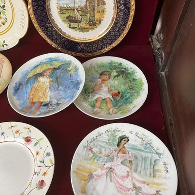 Lot# 215. Vintage Plate Collection