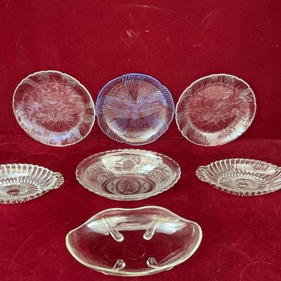 Lot# 220 Lot of Clear Glass Assorted Dishes/Oval Serving Dishes