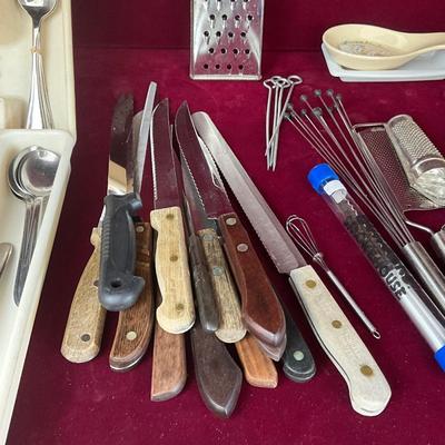 Lot# 225 Lot of Flat Ware And Kitchen Utensils