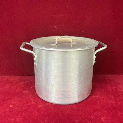 Lot# 227 12 Qt. Aluminum Stock Pot with Lid