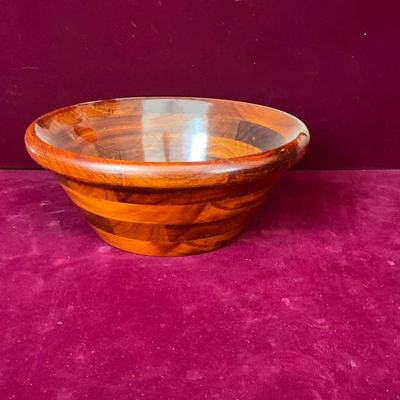Lot# 228 Beautiful Wooden Salad Bowl