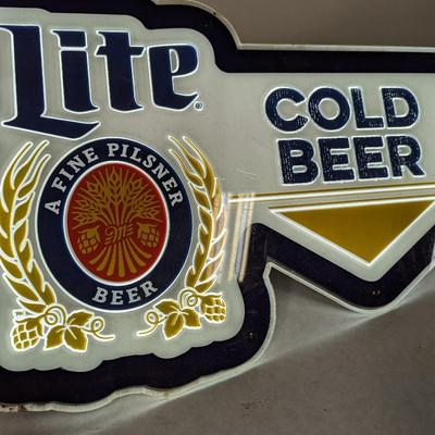 Lite Cold Beer Light Up Wall Sign