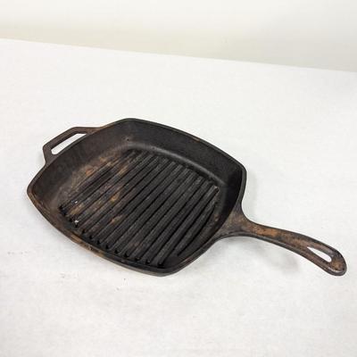 Lodge USA 8SGP Square Griddle Skillet