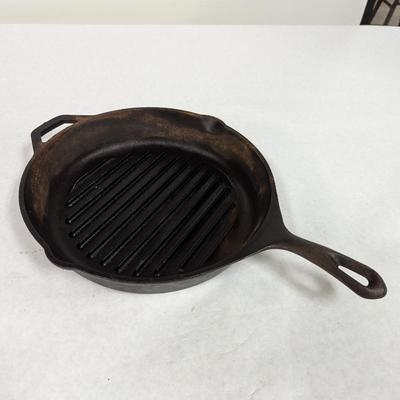 Lodge Cast Iron 9TB USA Frying Pan Skillet Dbl Spout Grill Ridged