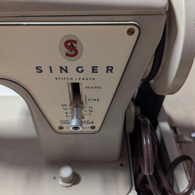 Singer Fashion Mate Model 237 Sewing Machine