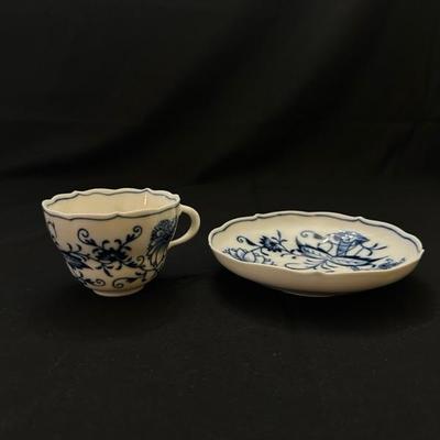 Lot of Micellaneous Blue Pattern Dishes