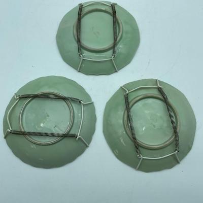 3 decorative plates