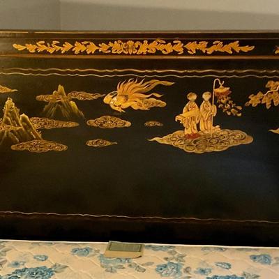 Japanned bed hand-painted in black and gold lacquer