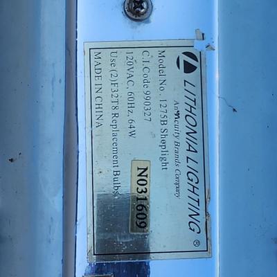 Heating lamp.