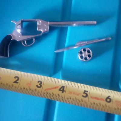 LOT 11 HUBLEY MINIATURE CAP GUN