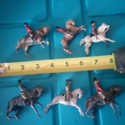 LOT 12 SIX OLD METAL HORSE SOLDIERS