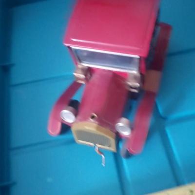 LOT 13 OLD BATTERY OPERATED CAR