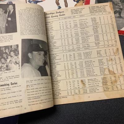 Vintage Sports & Magazines Lot