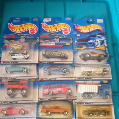 LOT 19 FIFTEEN VINTAGE HOT WHEELS