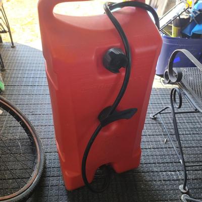 Gas container.