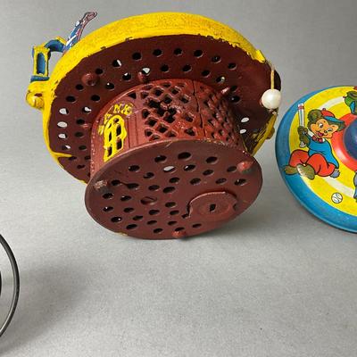 1426 Vintage Starting Gate Cast Iron Mechanical Toy Bank and Spin Tops