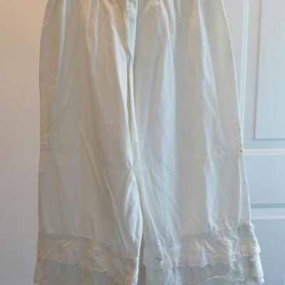 Ladies Vintage White Pantaloons With Lace Trim