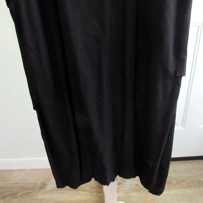 Ladies Vintage Black Dress, Much Nicer Than Photos Show!