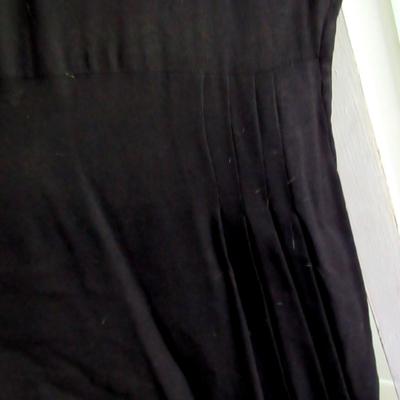 Ladies Vintage Black Dress, Much Nicer Than Photos Show!