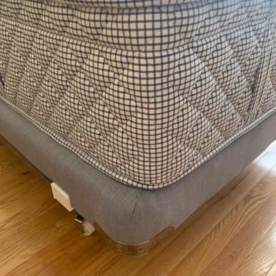 Aireloom Mattress/Box Spring Single Frame Brass Headboard