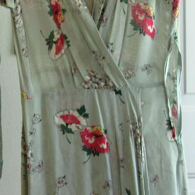 Vintage Sheer Green Floral Dress With Belt