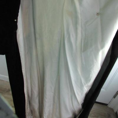 Vintage 1940-50s Ladies Black Velvet Long Coat, J L Hudson Co, Read Description