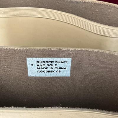 Lot# 232 Pair of Rubber Boots ( size 9 )