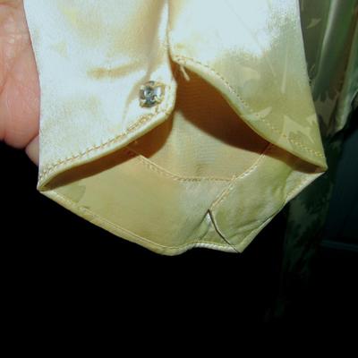 Beautiful 1930s Wedding Dress, Simple Elegance, Ivory Colored Slightly Two Toned Jacquard Satin