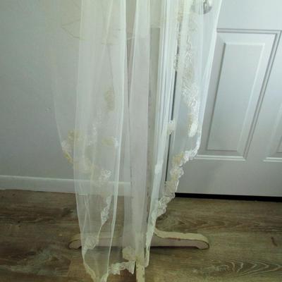 Vintage Wedding Veil, 1970s, Simple But Very Elegant