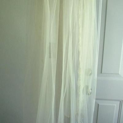 Vintage Wedding Veil, 1970s, Simple But Very Elegant