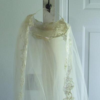 Vintage Wedding Veil, 1970s, Simple But Very Elegant