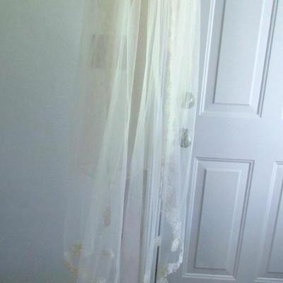 Vintage Wedding Veil, 1970s, Simple But Very Elegant