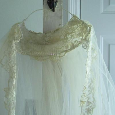 Vintage Wedding Veil, 1970s, Simple But Very Elegant