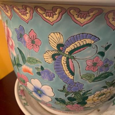 Planter With Dish
