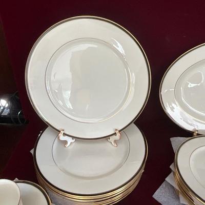 Lot# 226 LENOX “Urban Lights” China Set