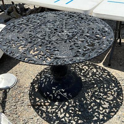 Lot# 237 Beautiful Black Wrought Iron Patio Table