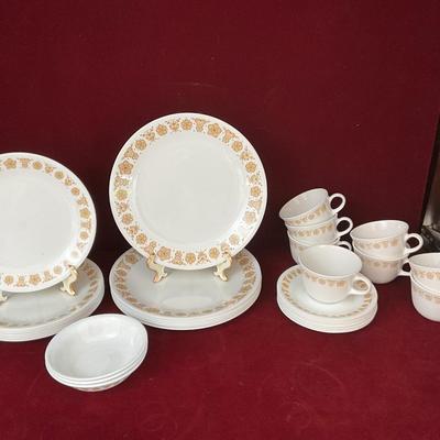 Lot# 218 Lot of Vintage Corēlle Living Ware by Corning