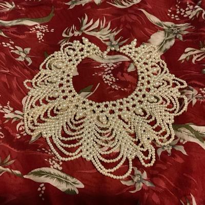 Faux pearl collar, great Mardi Gras jewelry