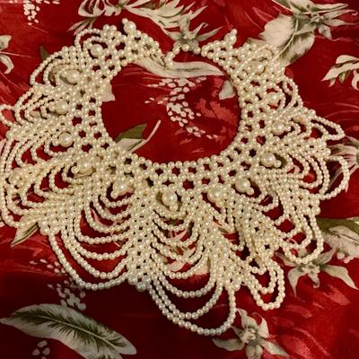 Faux pearl collar, great Mardi Gras jewelry
