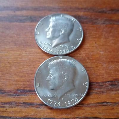 LOT 26 TWO 1976 KENNEDY HALF DOLLARS