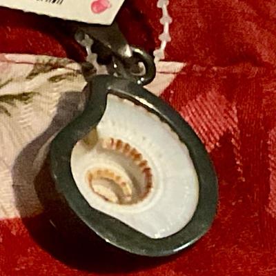 Pendent shell in sterling silver