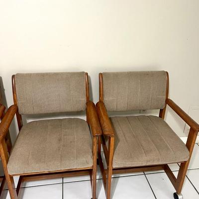 Mid Century Dining Table & Chairs~ Read Details