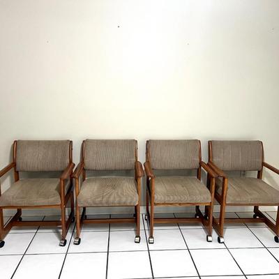 Mid Century Dining Table & Chairs~ Read Details