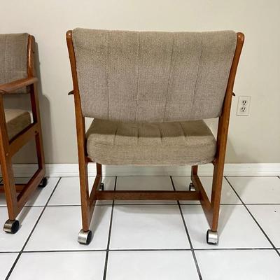 Mid Century Dining Table & Chairs~ Read Details