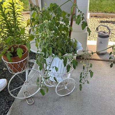 NOSTALGIC WHIMSICAL WHITE IRON BICYCLE PLANTER-PLANT STAND *Indoor/Outdoor* NIB